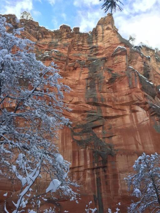 Close To Fresh Creek! Sleeps 12 ~ Amazing Views W/Serene Open Space ~ Hot Tub + Game Room ~ Trails Outside Sedona Exterior foto